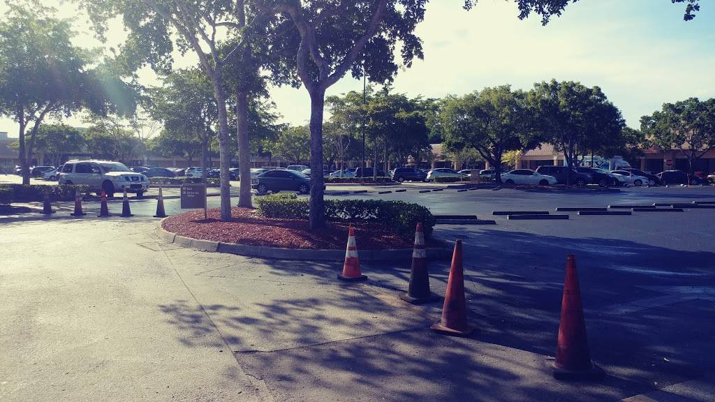 Welleby Plaza | shopping mall | 10077-10153, W Oakland Park Blvd, Sunrise, FL 33351, USA | 5616302300 OR +1 561-630-2300