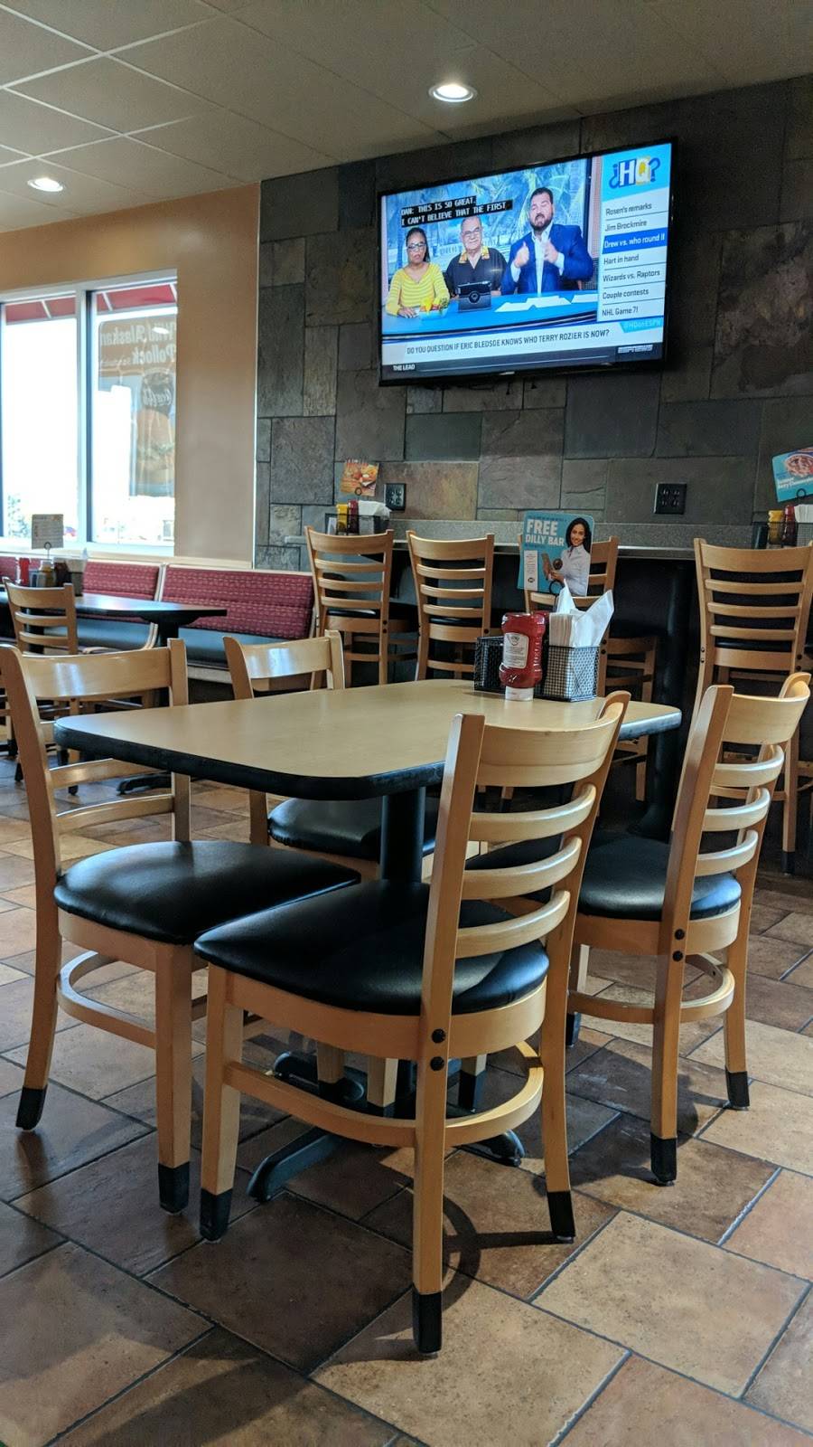 Dairy Queen Grill & Chill | restaurant | 1303 N Wayne St, Angola, IN 46703, USA | 2603194436 OR +1 260-319-4436