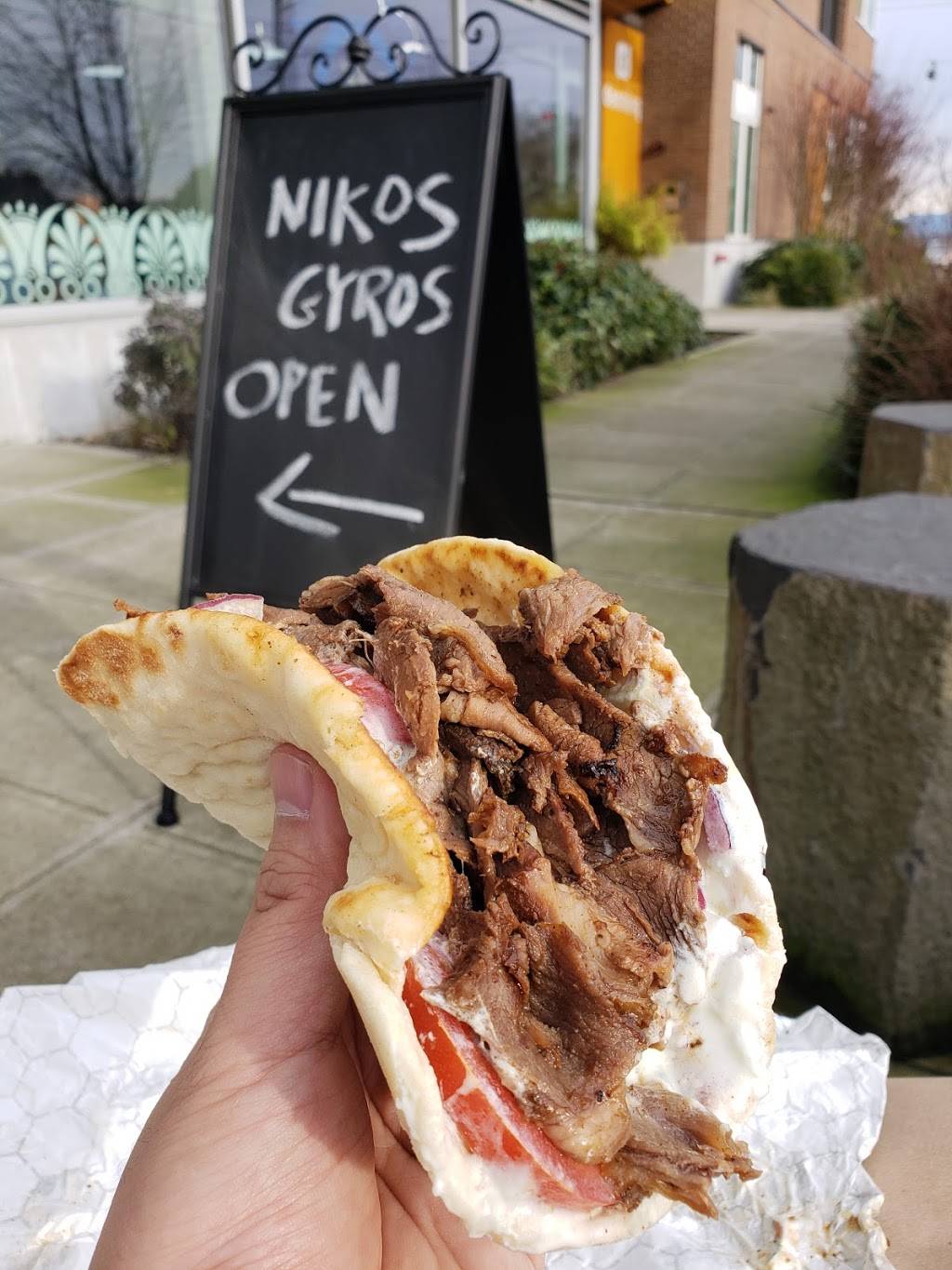Nikos Gyros Beacon Hill | restaurant | 1636 S McClellan St, Seattle, WA 98144, USA | 2063974986 OR +1 206-397-4986