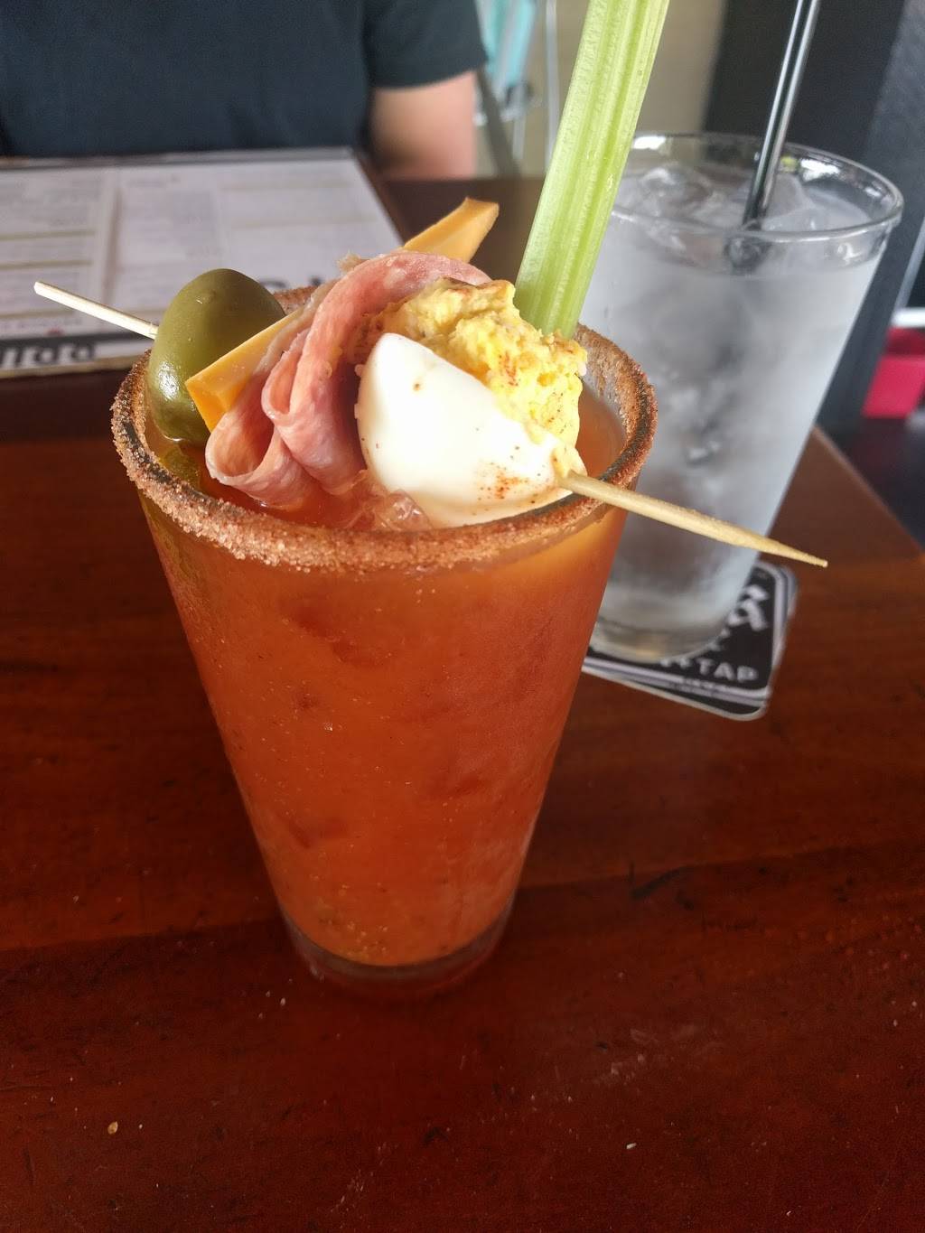 Brick House Tavern + Tap | restaurant | 4900 W Park Blvd, Plano, TX 75093, USA | 9725960916 OR +1 972-596-0916