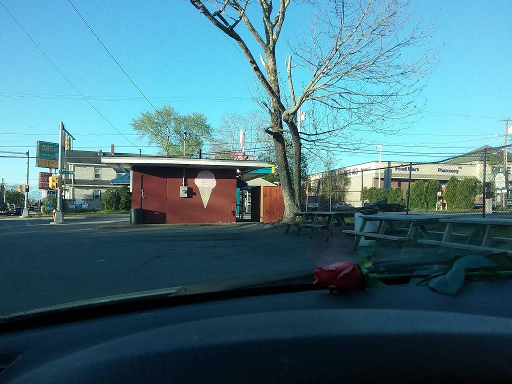 Dees Hot Dogs | restaurant | 51 Tarkiln Hill Rd, New Bedford, MA 02745, USA | 5089980584 OR +1 508-998-0584