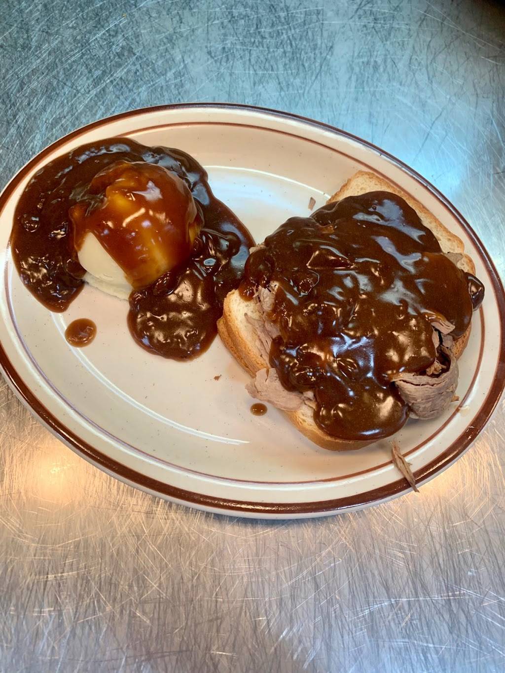 Bukes Cafe | restaurant | 1002 15th St, Lawrenceville, IL 62439, USA | 6189437065 OR +1 618-943-7065