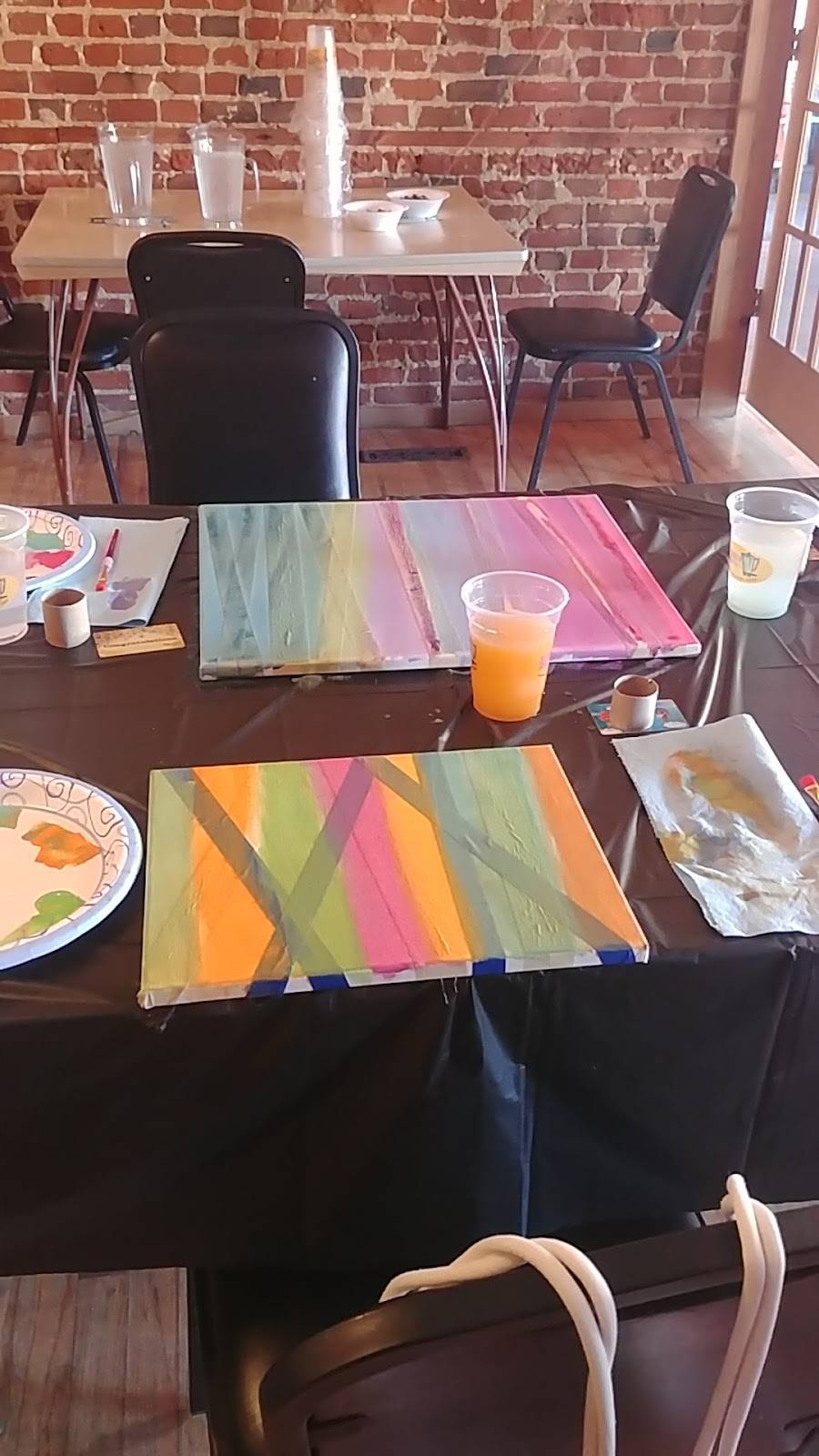 Smokey Row Coffee | cafe | 111 E Monroe St, Pleasantville, IA 50225, USA | 5158485959 OR +1 515-848-5959