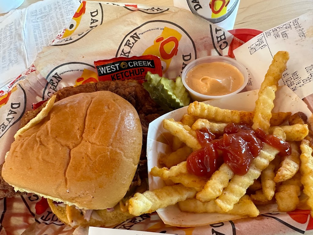 Daves Hot Chicken | restaurant | 24440 Alicia Pkwy Suite A, Mission Viejo, CA 92691, USA | 9496030057 OR +1 949-603-0057