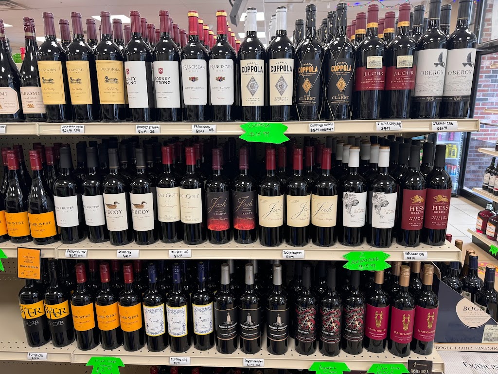 E Market Convenience & Krispy Krunchy Chicken | meal takeaway | 285 Washington St, North Easton, MA 02356, USA | 5082971188 OR +1 508-297-1188