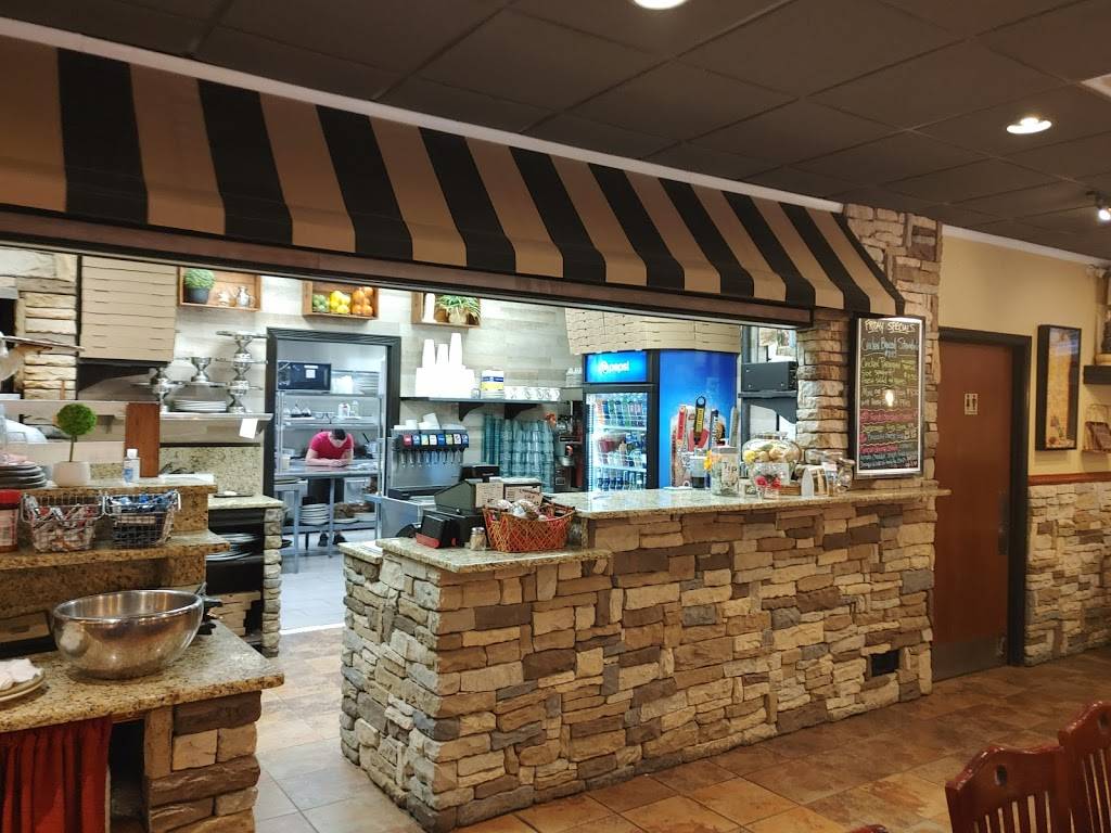 Pinos Italiano & Grill | restaurant | 15498 N James Madison Hwy, Dillwyn, VA 23936, USA | 4349832531 OR +1 434-983-2531