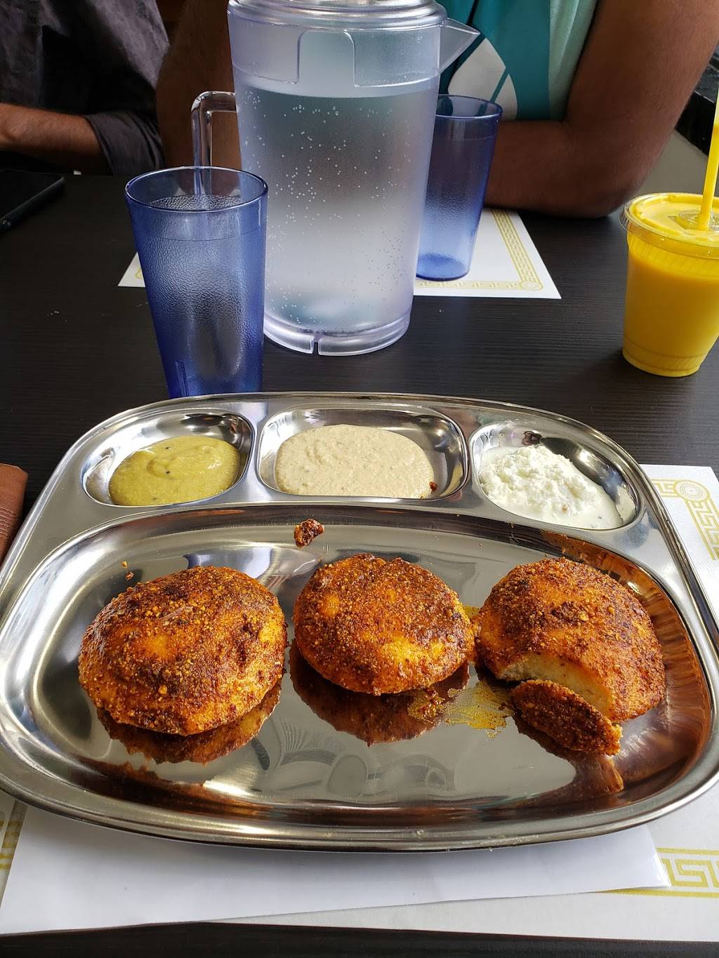 Ulavacharu Tiffins | restaurant | 3530 El Camino Real, Santa Clara, CA 95051, USA | 4086667772 OR +1 408-666-7772