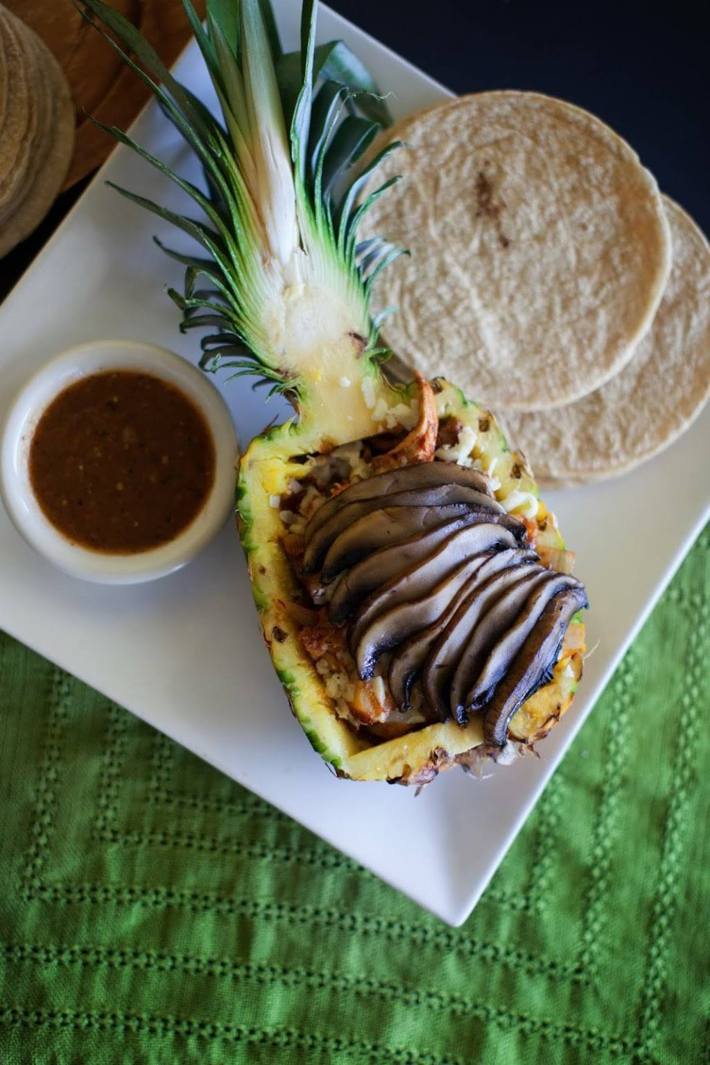 Cocina De Carlos | restaurant | 27072 Carronade Dr, Perrysburg, OH 43551, USA | 4198720200 OR +1 419-872-0200