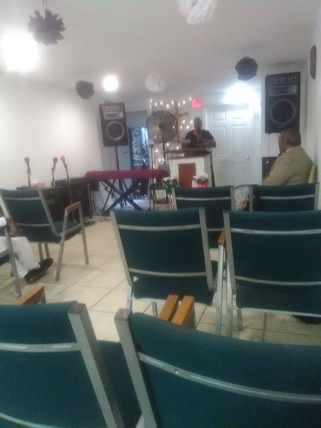 Shanas Caribbean Cafe | restaurant | 5706 N 5th St, Philadelphia, PA 19120, USA | 2155483575 OR +1 215-548-3575