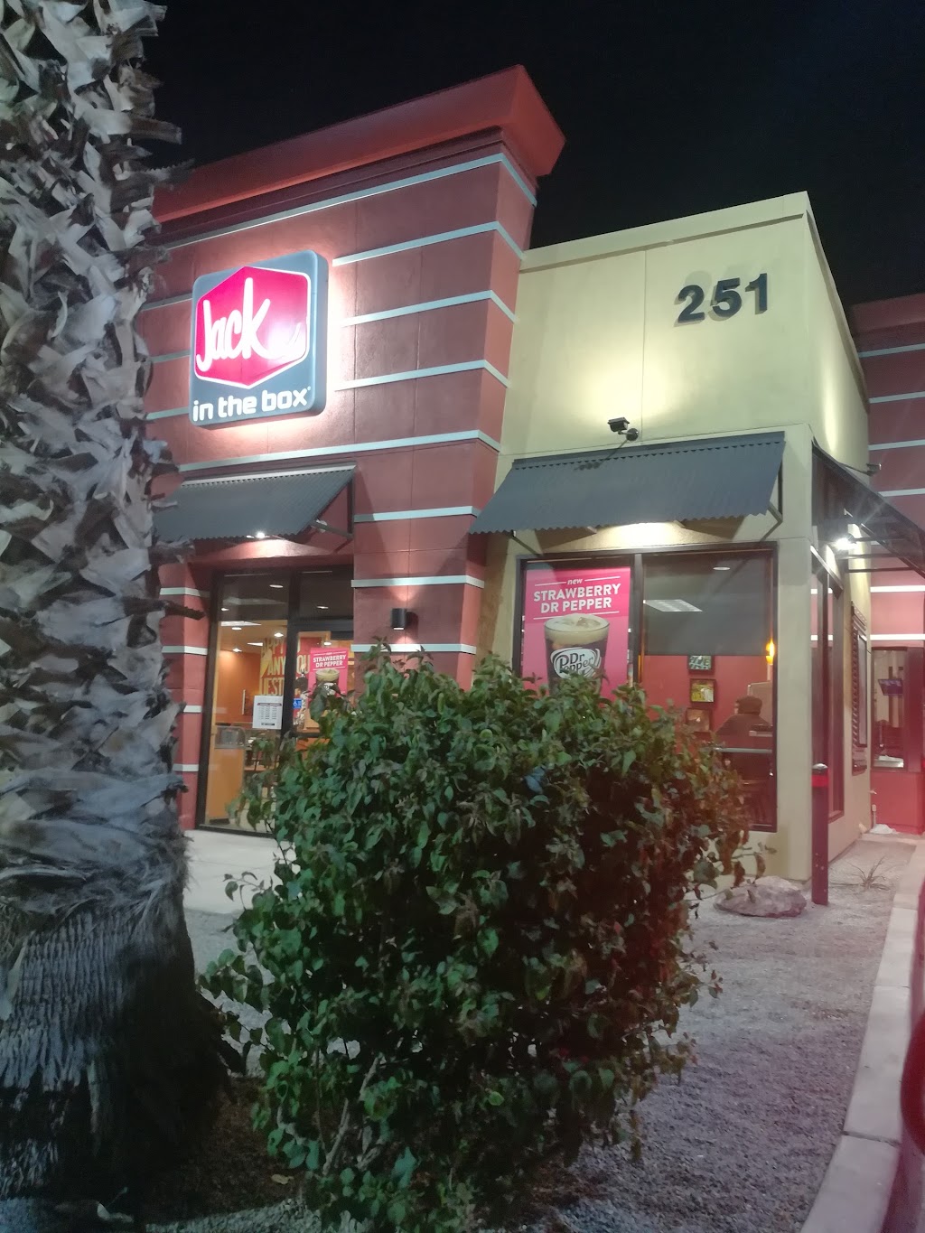 Jack in the Box | restaurant | 6440 E 32nd St, Yuma, AZ 85364, USA | 9283446697 OR +1 928-344-6697