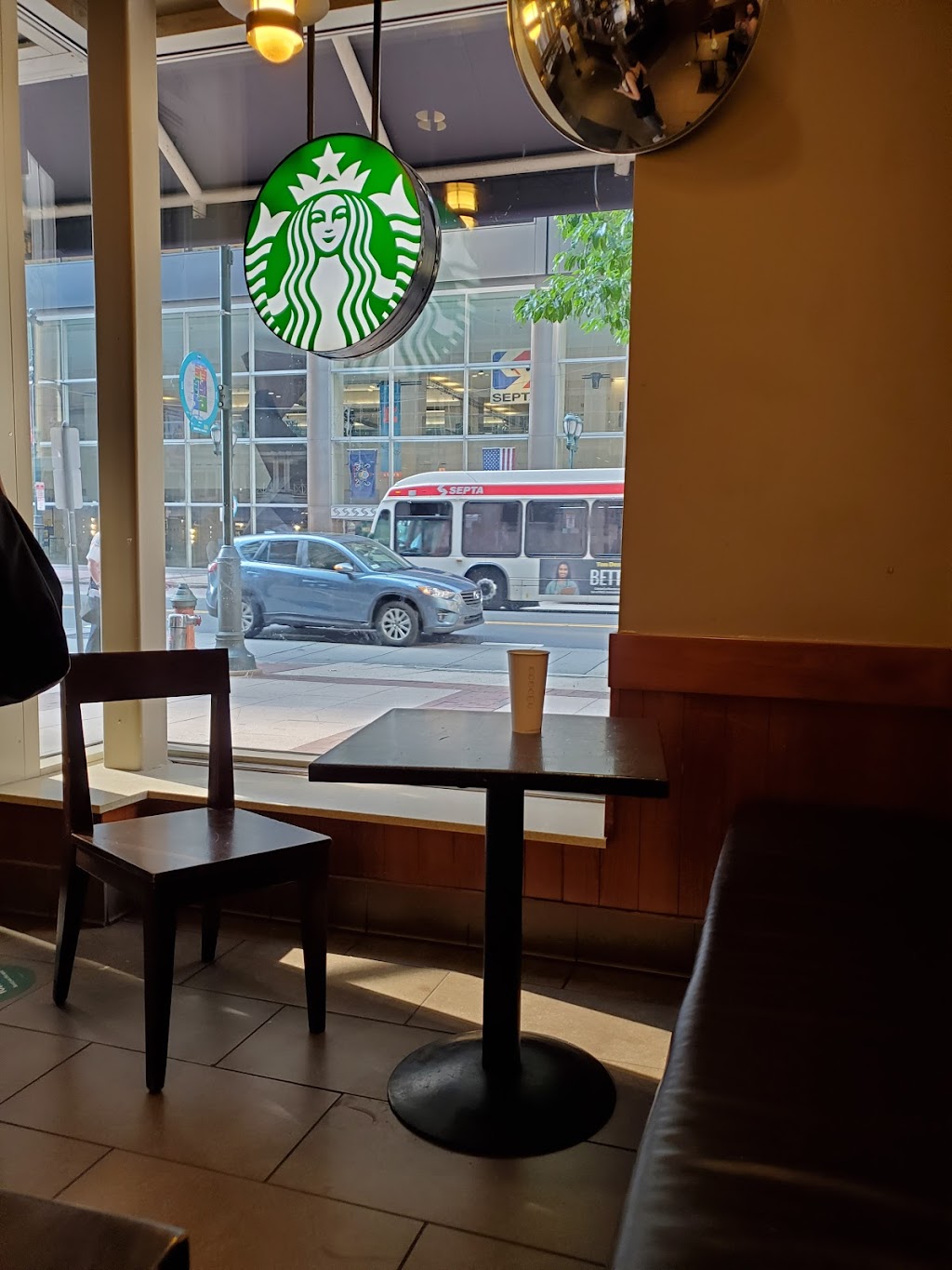 Starbucks | cafe | 1201 Market St, Philadelphia, PA 19107, USA | 2159251580 OR +1 215-925-1580