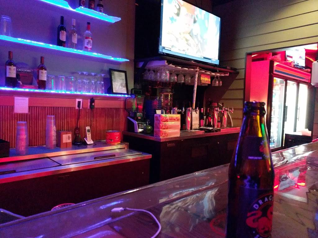 Marks Jamaican Bar and Grill | restaurant | 10173 University Blvd, Orlando, FL 32817, USA | 4076369290 OR +1 407-636-9290