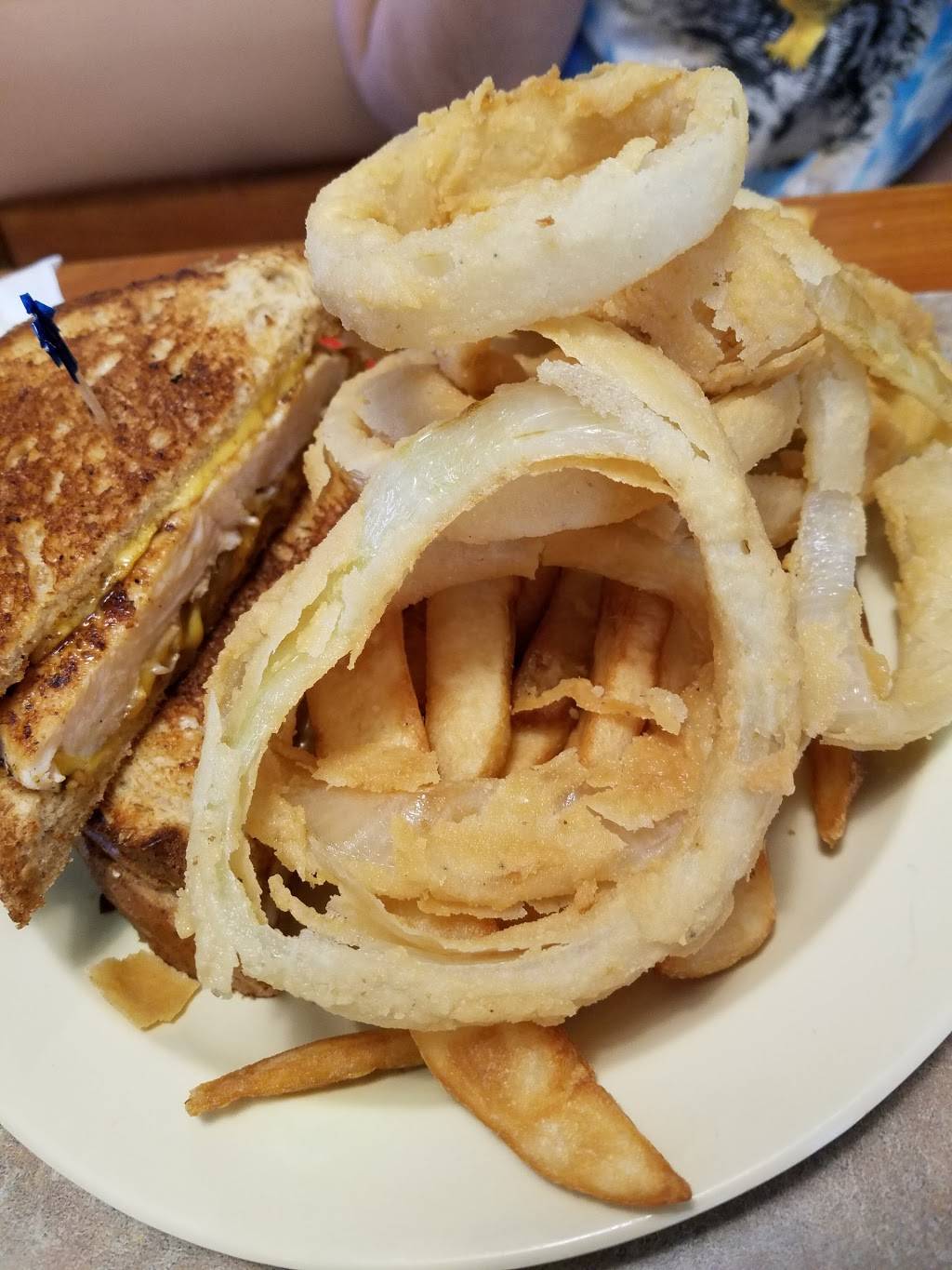 Clock Fine Foods | restaurant | 7613 Augusta Rd, Piedmont, SC 29673, USA | 8644228474 OR +1 864-422-8474