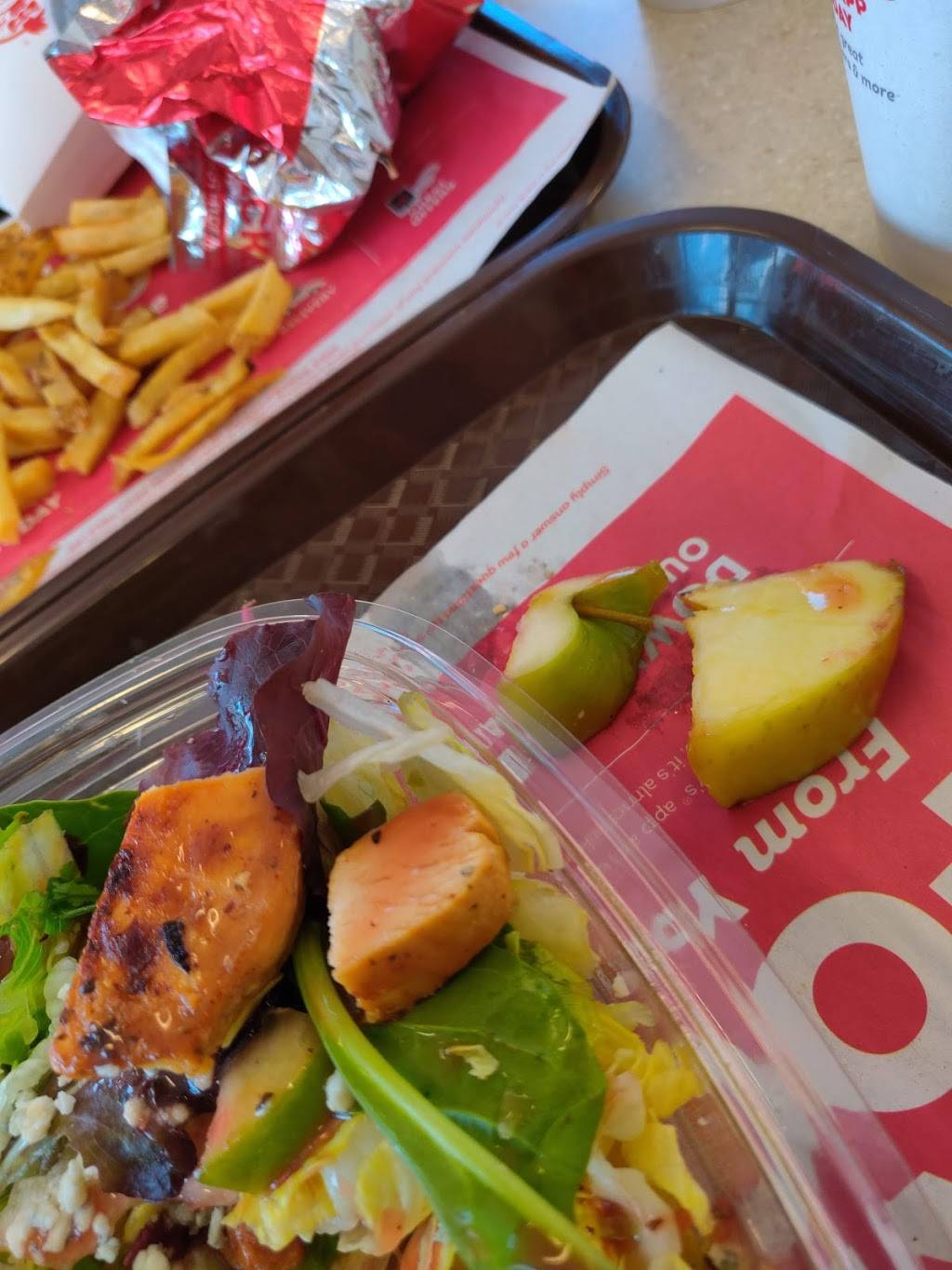 Wendys | restaurant | 450 E Main St, Henderson, TN 38340, USA | 7314355080 OR +1 731-435-5080