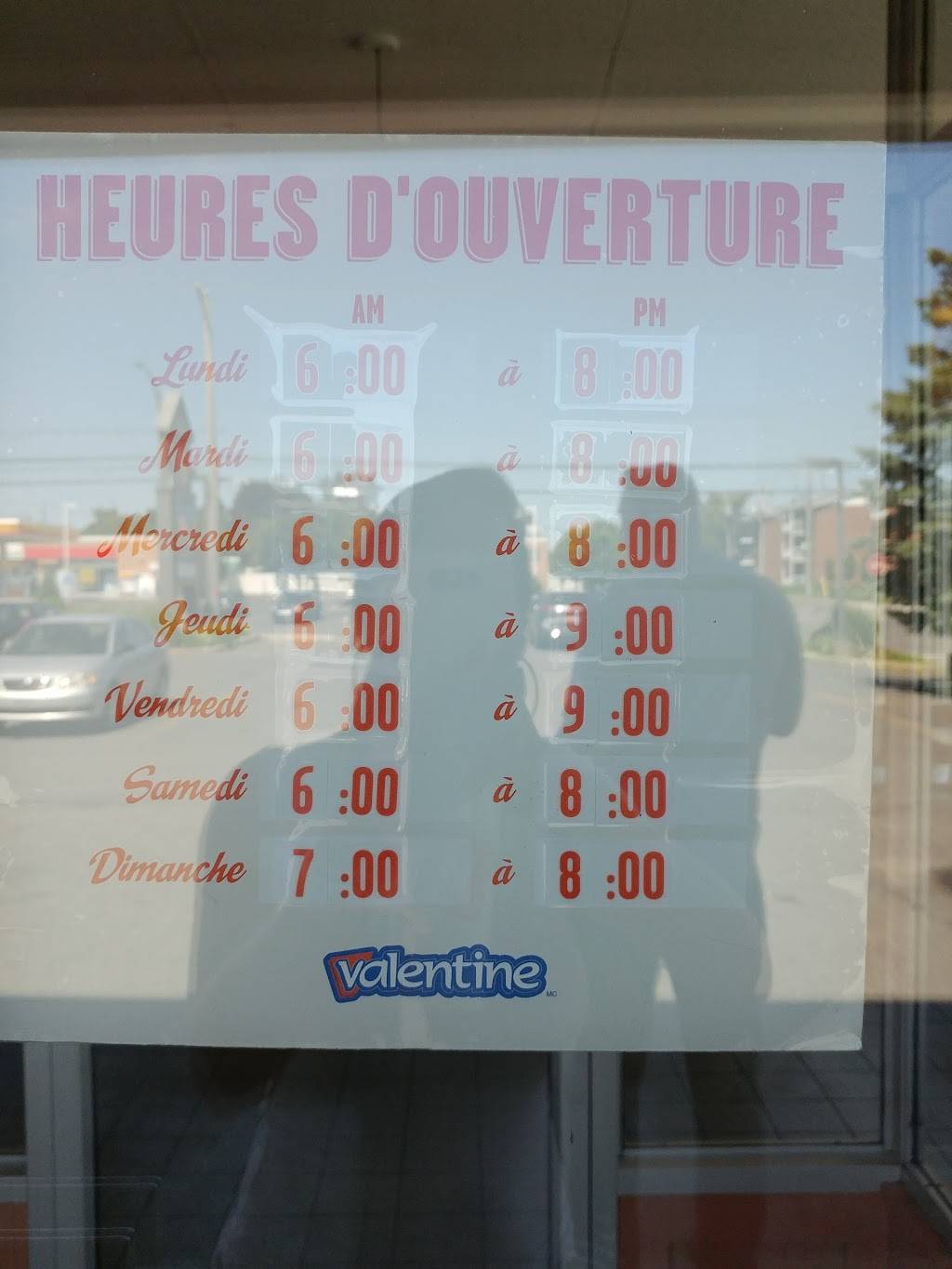 Valentine | restaurant | 2010 Rue Saint-Pierre, Drummondville, QC J2C 3Y5, Canada | 8194743881 OR +1 819-474-3881