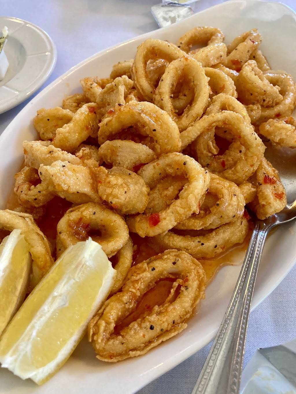 Gators | restaurant | 2366 Hempstead Turnpike, East Meadow, NY 11554, USA | 5165957685 OR +1 516-595-7685