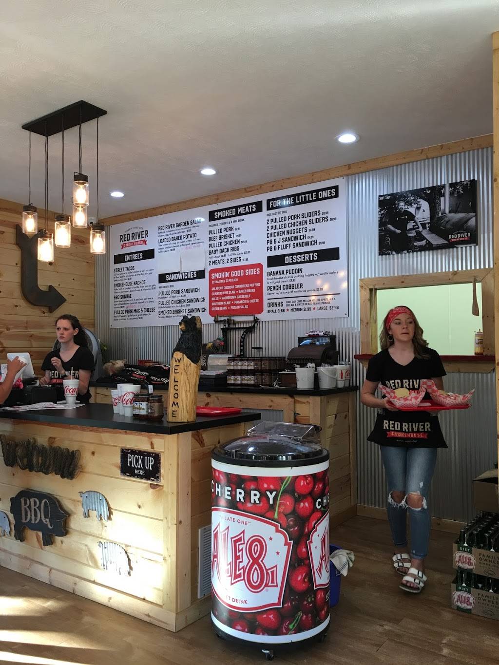 Red River Smokehouse | restaurant | 918 Natural Bridge Rd, Slade, KY 40376, USA | 6065699600 OR +1 606-569-9600