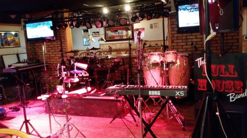 Charlies Bar & Grill | restaurant | 116 Lansing Rd, Potterville, MI 48876, USA | 5176452590 OR +1 517-645-2590