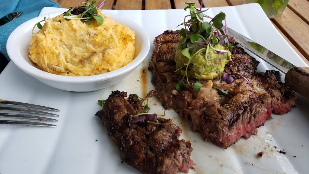 Harrys Poolside Bar & Grill | restaurant | 9840 International Dr, Orlando, FL 32819, USA | 4079969840 OR +1 407-996-9840