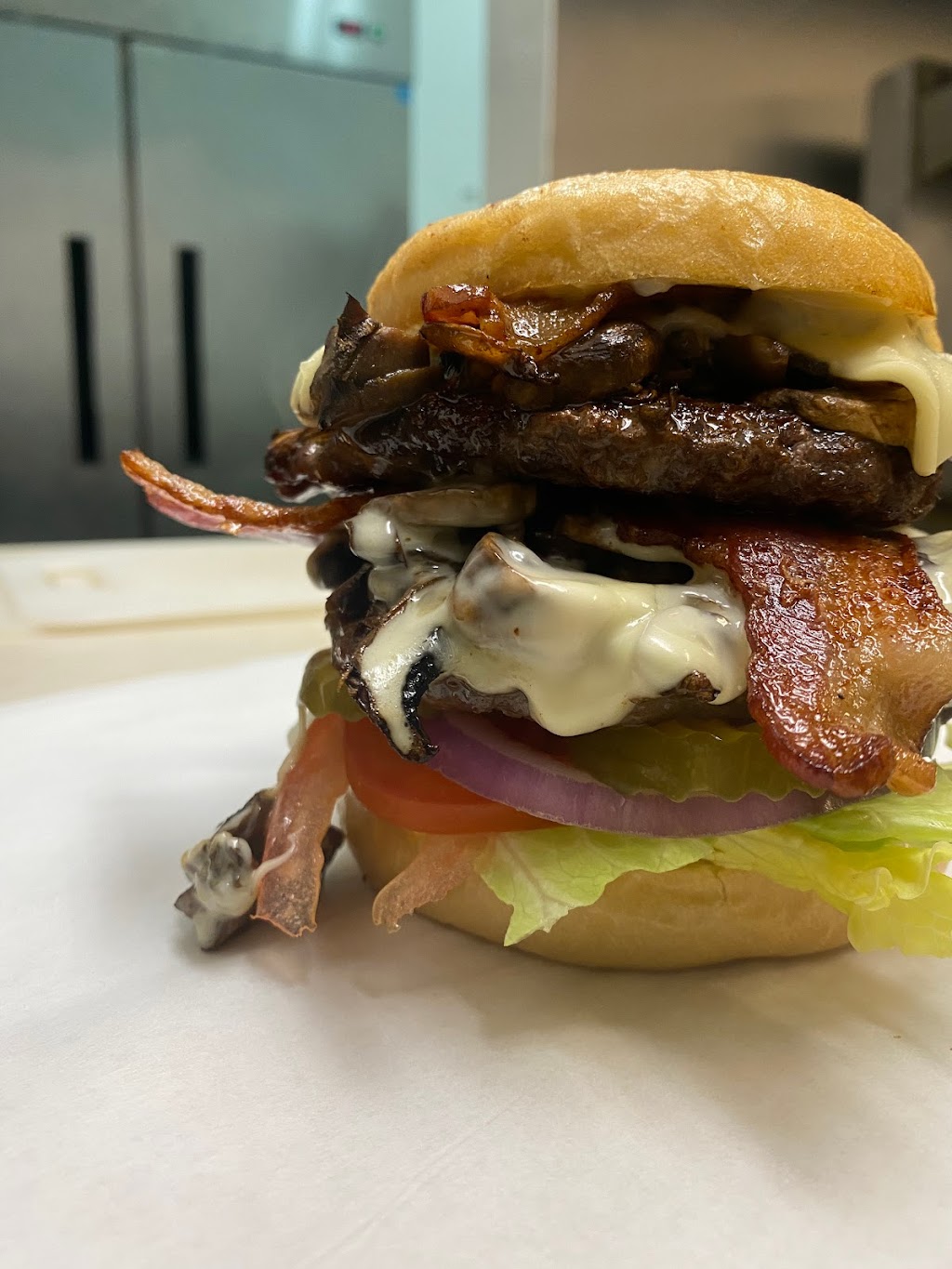 Dahvi’s Kitchen | restaurant | 349 S Main St, Willits, CA 95490, USA | 7073546777 OR +1 707-354-6777