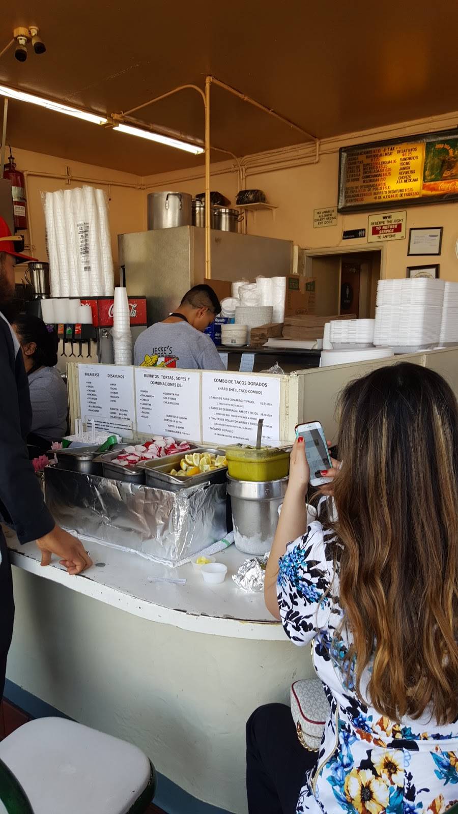 Jesses El Taco De Mexico | restaurant | 112 W 7th St, Oxnard, CA 93030, USA | 8054869521 OR +1 805-486-9521