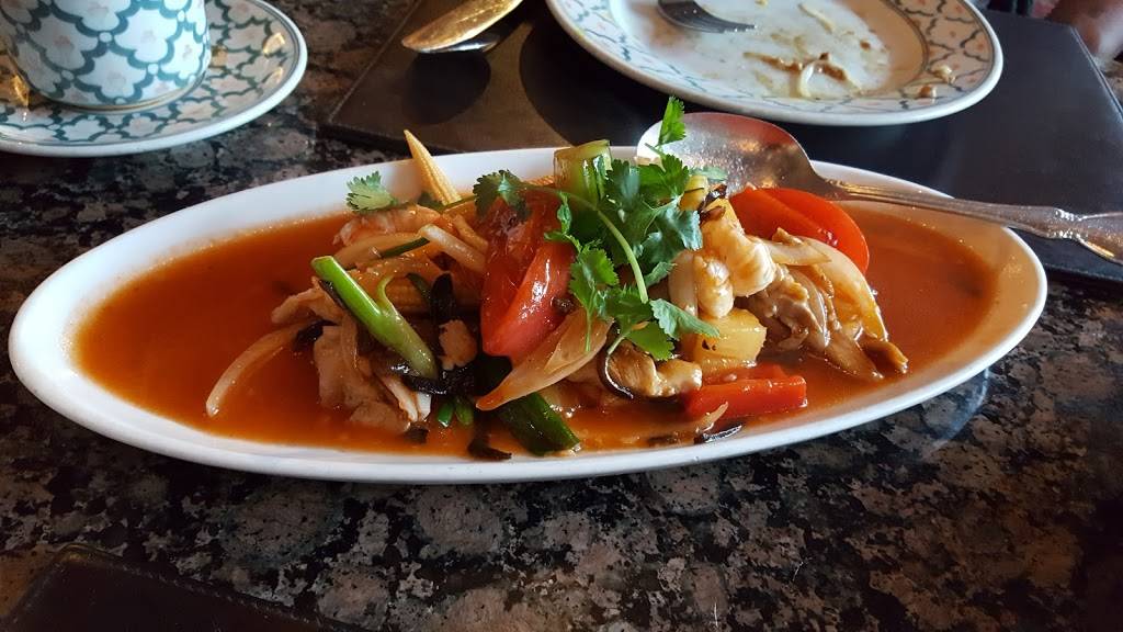 Manoras Thai Cuisine | restaurant | 1600 Folsom St, San Francisco, CA 94103, USA | 4158616224 OR +1 415-861-6224