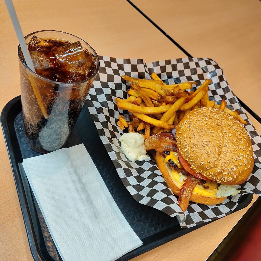 Big Bite Gourmet Burgers | restaurant | 1822 Whites Road, Pickering, ON L1V 4M1, Canada | 9054923410 OR +1 905-492-3410