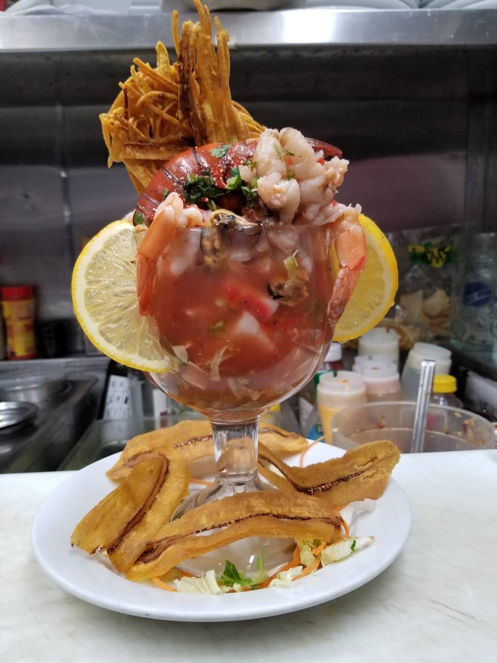 Crazy Willys | restaurant | 117-10 Jamaica Ave, Richmond Hill, NY 11418, USA | 7184415614 OR +1 718-441-5614