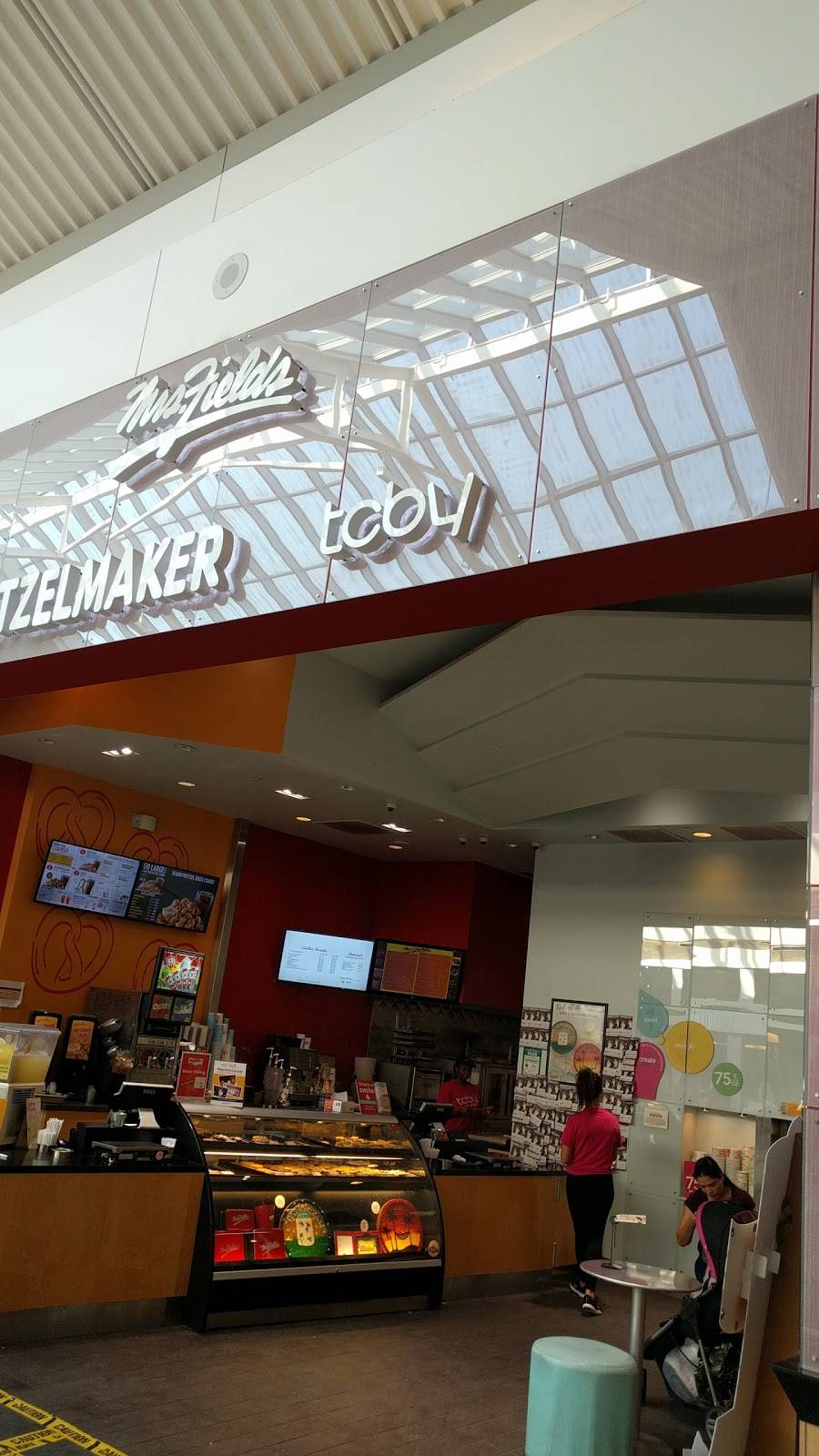 Pretzelmaker | restaurant | Sunrise Mall 6138, Sunrise Mall, Citrus Heights, CA 95610, USA | 9167237197 OR +1 916-723-7197