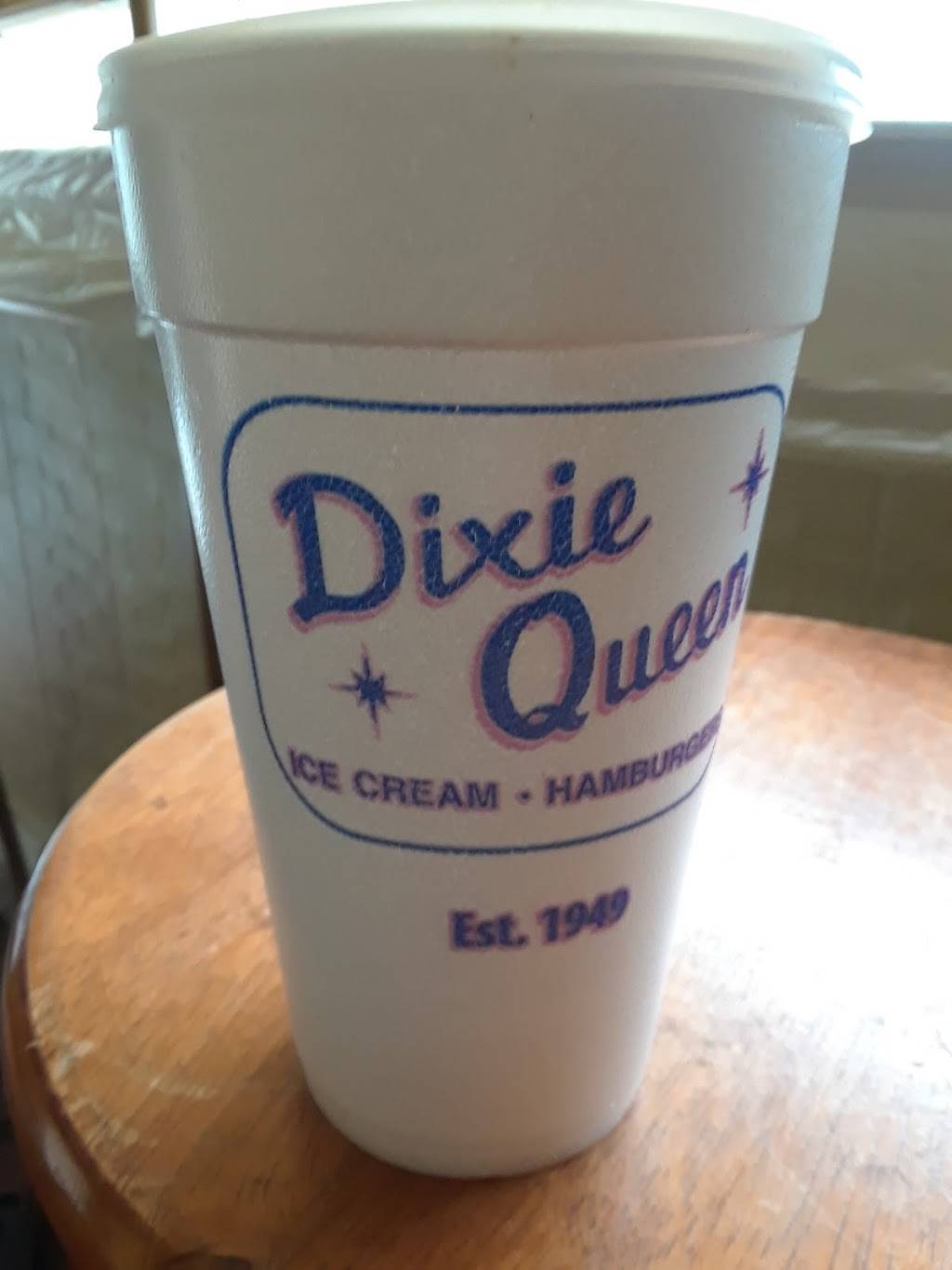 Dixie Queen | restaurant | 2391 Airways Blvd, Memphis, TN 38114, USA | 9017912100 OR +1 901-791-2100