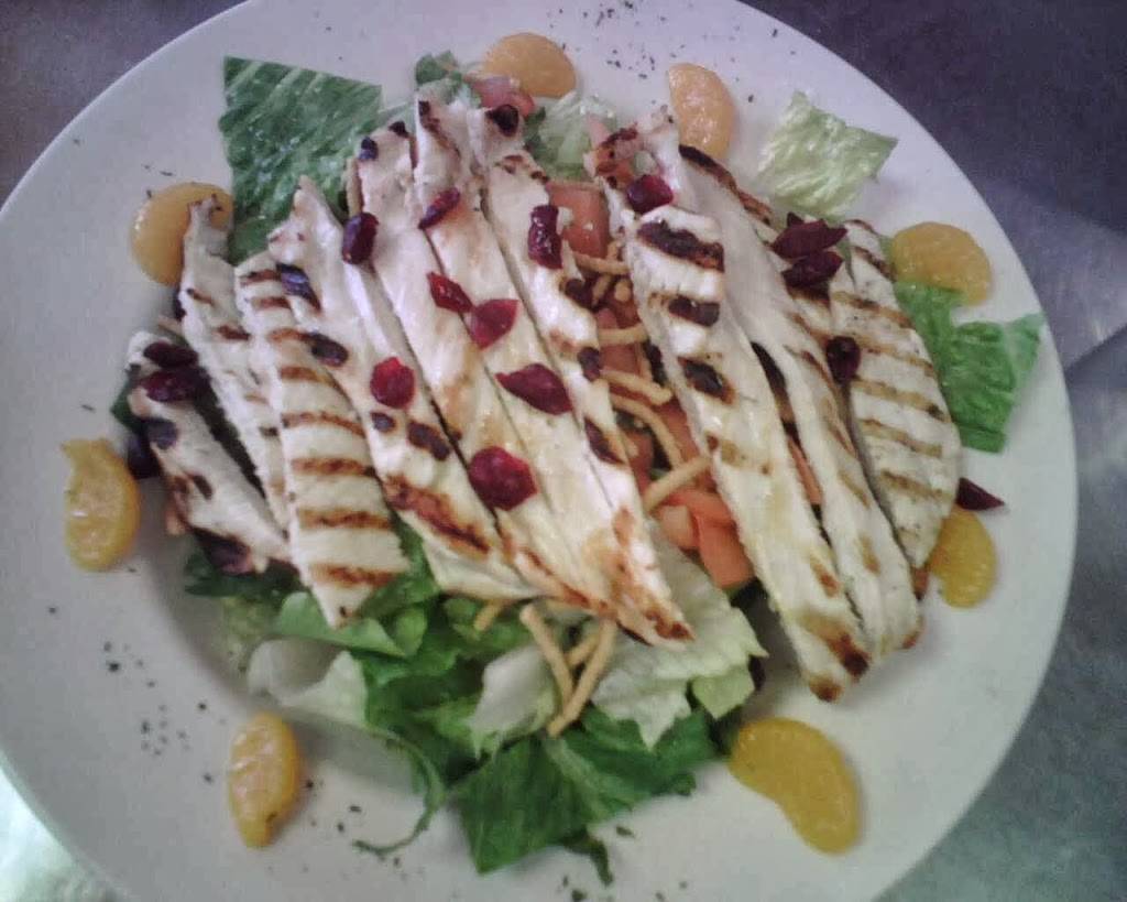 Dinos Grill | restaurant | 180 Westminster Rd, Canterbury, CT 06331, USA | 8605461114 OR +1 860-546-1114