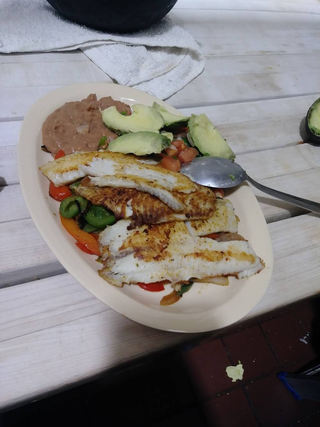 Antojitos Romelia | restaurant | 2105 Edison Hwy, Bakersfield, CA 93305, USA | 6613236666 OR +1 661-323-6666