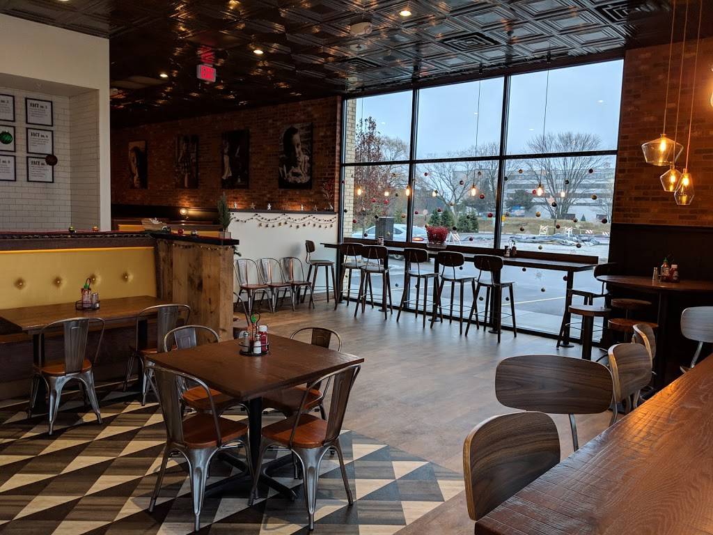 MACS (Macaroni And Cheese Shop) Brookfield | restaurant | 880 S Moorland Rd, Brookfield, WI 53005, USA | 2623954802 OR +1 262-395-4802