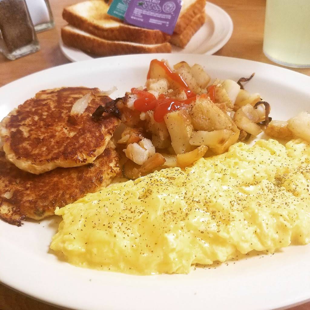 Dudleys Family Style Restaurant | restaurant | 4614 S Amherst Hwy, Madison Heights, VA 24572, USA | 4348455345 OR +1 434-845-5345