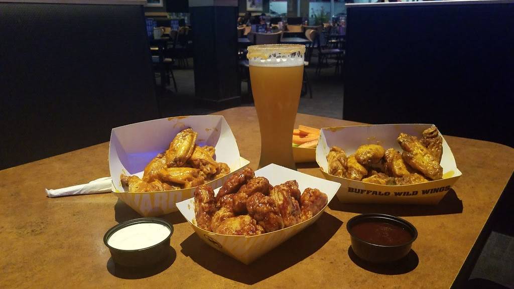 Buffalo Wild Wings | meal takeaway | 180 Main St, Saugus, MA 01906, USA | 7819412999 OR +1 781-941-2999