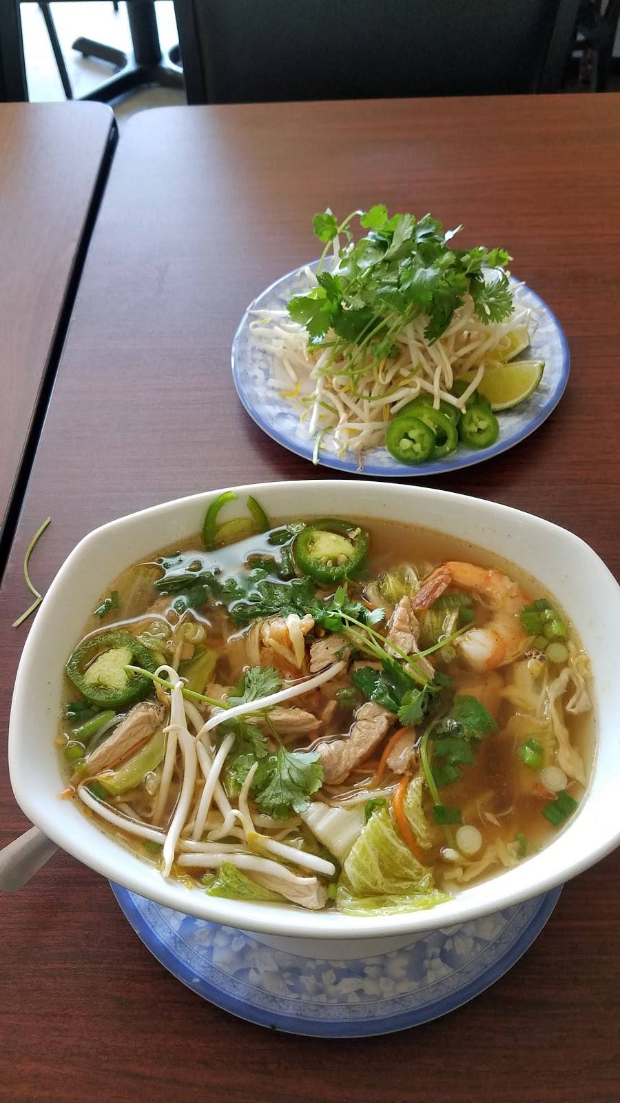 Donuts & Noodle Vietnamese Asian Cuisine | restaurant | 7607 N Union Blvd, Colorado Springs, CO 80920, USA | 7195209299 OR +1 719-520-9299