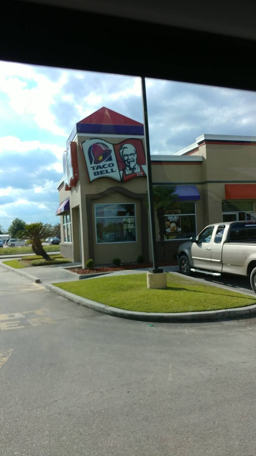 KFC | restaurant | 1001 Westbank Expy, Westwego, LA 70094, USA | 5043416909 OR +1 504-341-6909