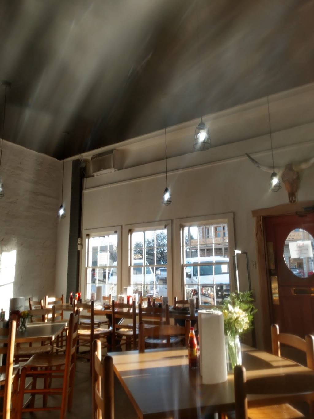 Macs BBQ & Catering | restaurant | 204 E Main St, Fredericksburg, TX 78624, USA | 8303071005 OR +1 830-307-1005