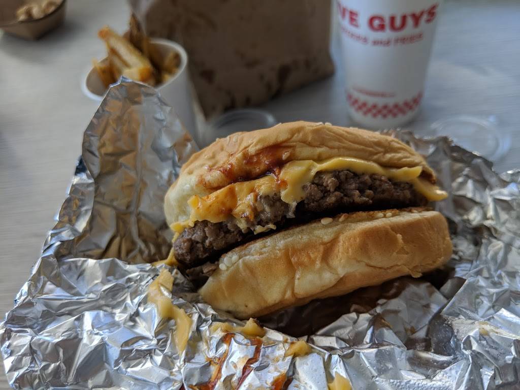 Five Guys | meal takeaway | 755 NW Gilman Blvd, Issaquah, WA 98027, USA | 4253923005 OR +1 425-392-3005