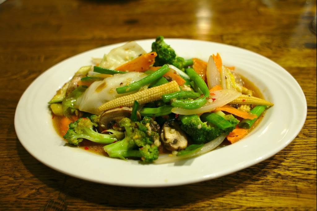 Thawan Thai Cuisine | restaurant | 215 34th Ave S W, Norman, OK 73072, USA | 4053103347 OR +1 405-310-3347