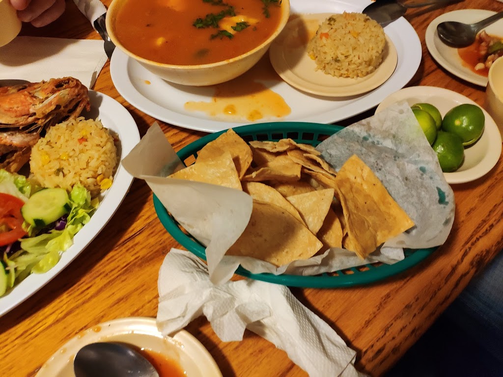 El Amigo Seafood Restaurant | restaurant | 3955 Old Hwy 77, Brownsville, TX 78521, USA | 9569832669 OR +1 956-983-2669