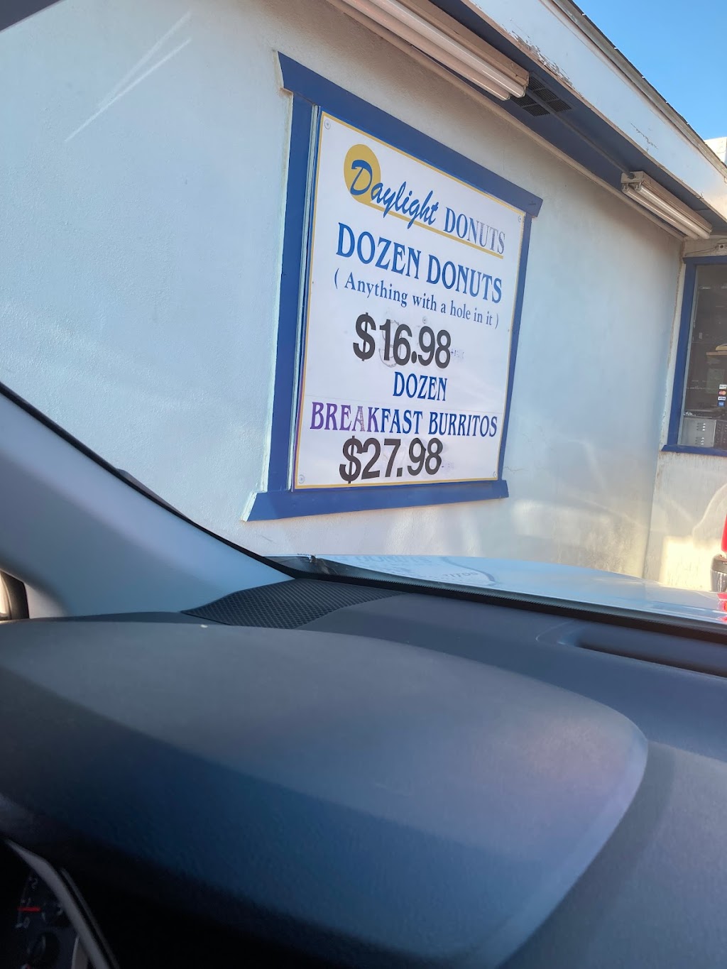 Daylight Donuts | bakery | 101 N Florida Ave, Alamogordo, NM 88310, USA | 5754343378 OR +1 575-434-3378