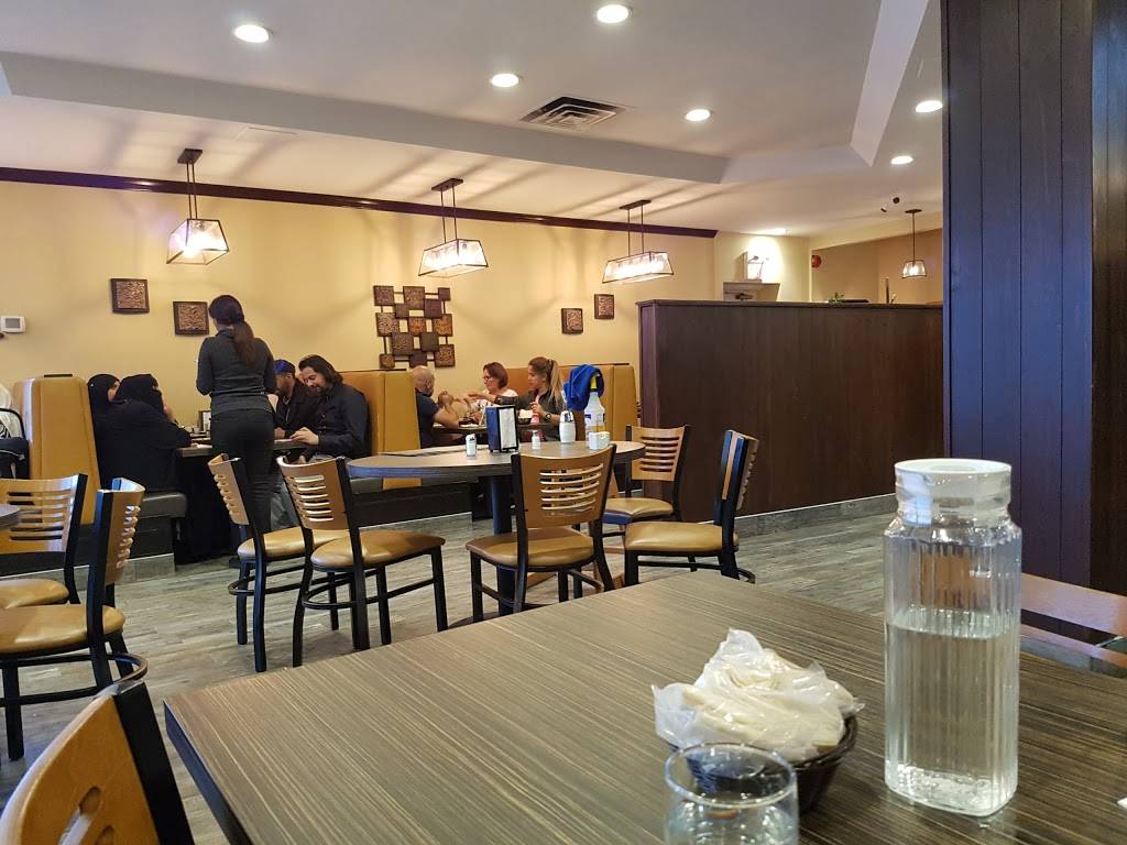 Les Grillades | restaurant | 111 Colonnade Rd, Nepean, ON K2E 7M3, Canada | 6137233224 OR +1 613-723-3224