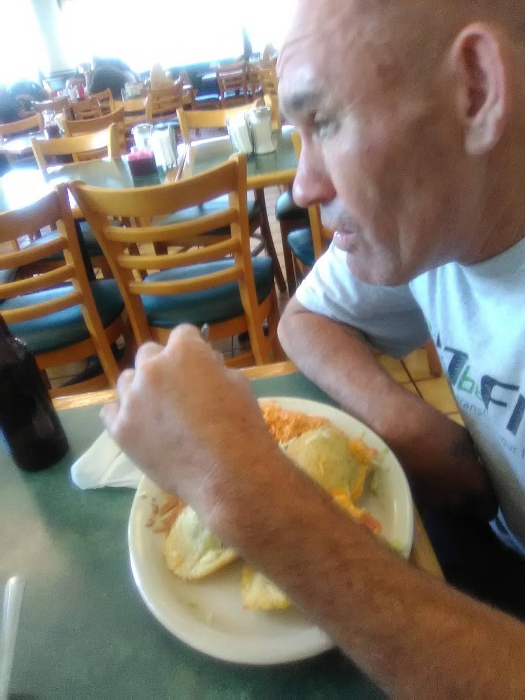 J Js Mexican Restaurant | restaurant | 5320 Doniphan Dr, El Paso, TX 79932, USA | 9155817267 OR +1 915-581-7267