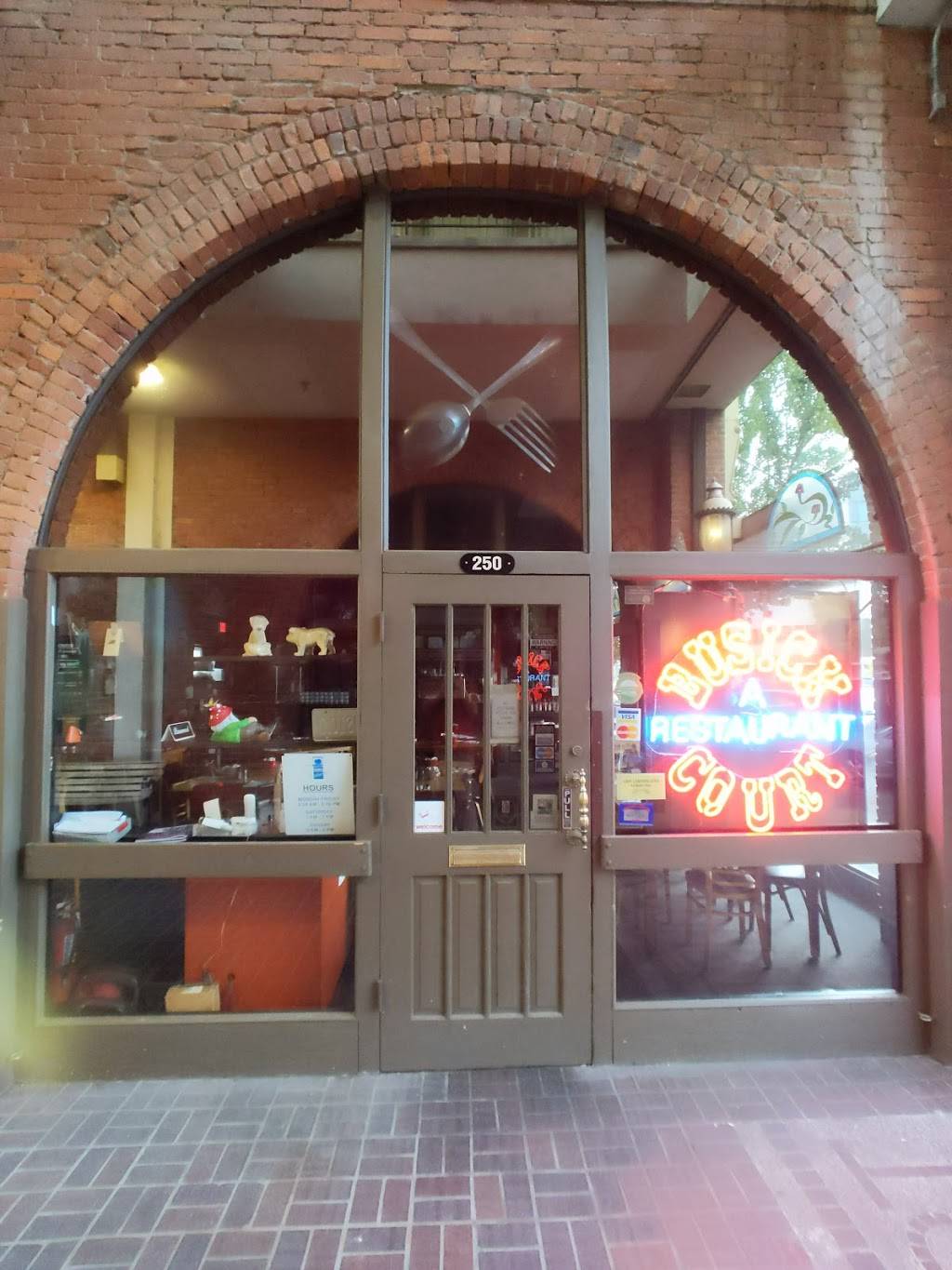 Busick Court Restaurant | restaurant | 250 Court St NE, Salem, OR 97301, USA | 5033708107 OR +1 503-370-8107