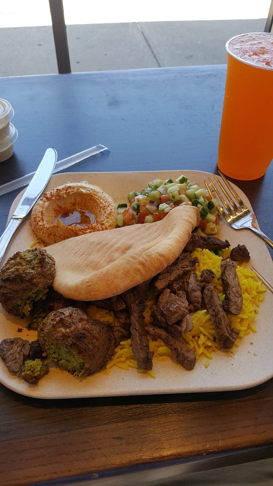 Olive Mediterranean Grill | restaurant | 1001 W North Ave, Chicago, IL 60642, USA | 3122745525 OR +1 312-274-5525