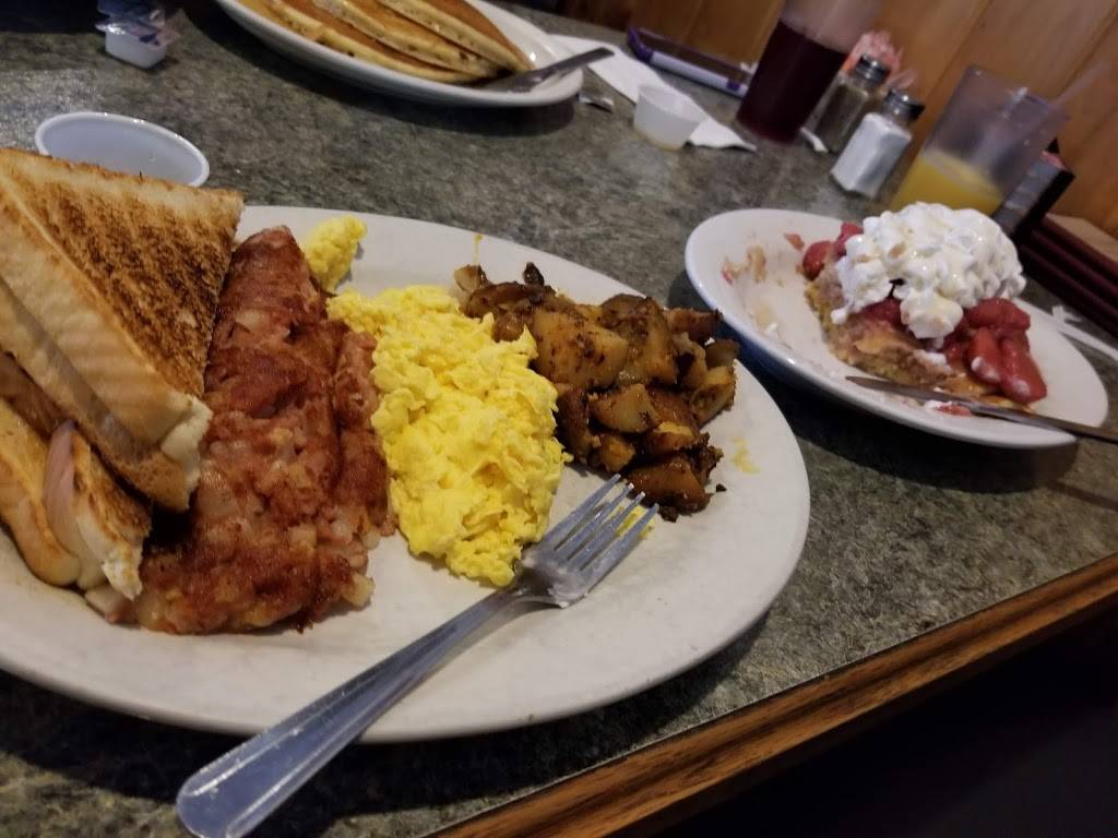 Dennys Pantry | restaurant | 469 Bernardston Rd, Greenfield, MA 01301, USA | 4137733345 OR +1 413-773-3345