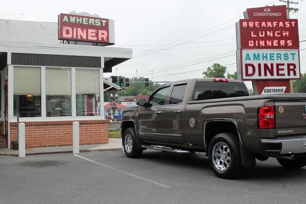 Lynette & Jerris Diner | restaurant | 334 Amherst St, Winchester, VA 22601, USA | 5405047995 OR +1 540-504-7995