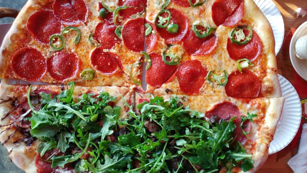 Gracies Pizza | restaurant | 4330 Melrose Ave, Los Angeles, CA 90029, USA | 3236631219 OR +1 323-663-1219