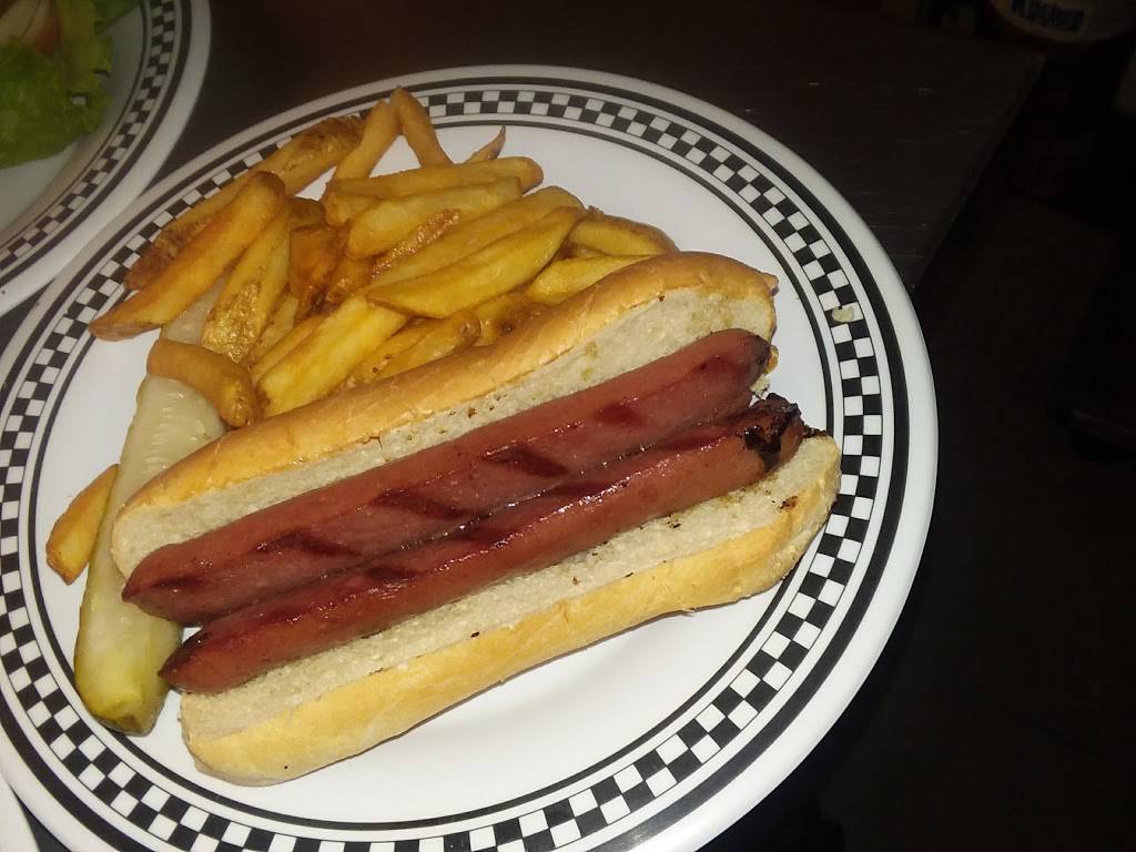 Nortons Sports Bar & Grill | restaurant | 1824 Main St, Dunedin, FL 34698, USA | 7277342053 OR +1 727-734-2053